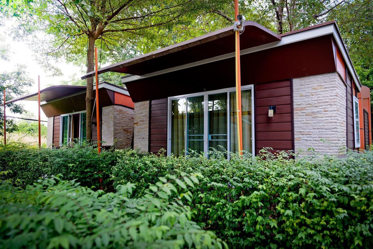 Energy Resort Nakhon Sawan Exterior foto